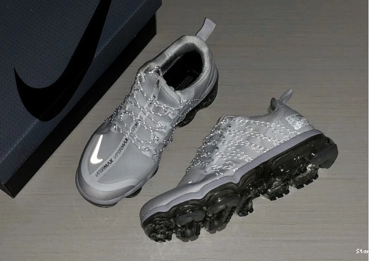 AIR WHITE RUN SILVER REFLECT AQ8811-100 UTILITY (W) VAPORMAX 0810
